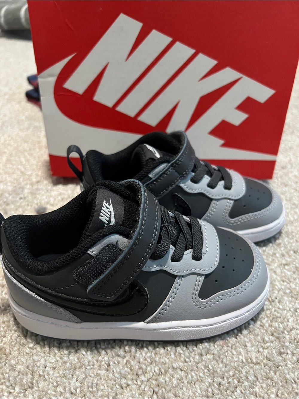 Nike Kids Black and Gray Hook-and-Loop Sneakers - Picture 3 of 6